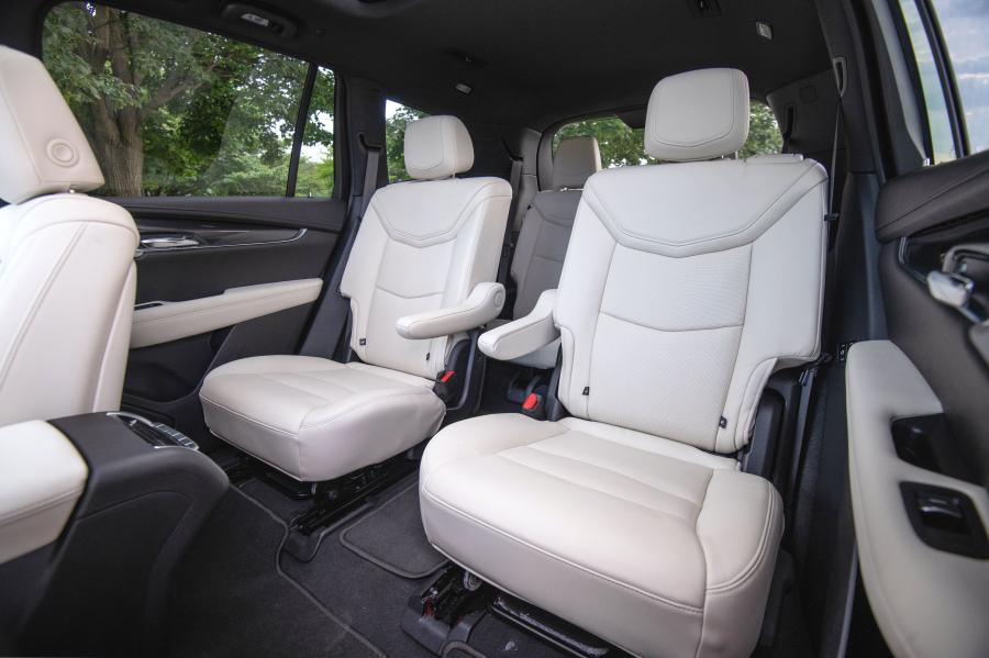 Интерьер Cadillac XT6 Sport 2019 года  (фото 18 из 41)